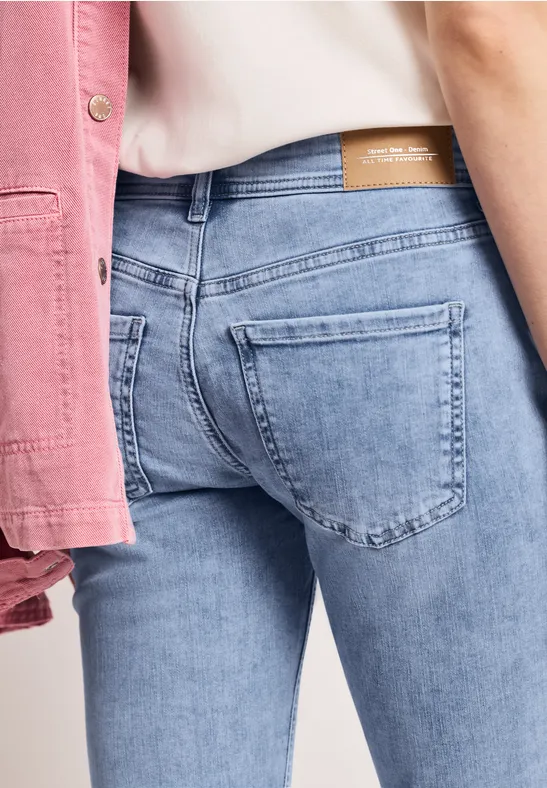 Low Waist Slim Leg Jeans im Casual Fit light blue random wash