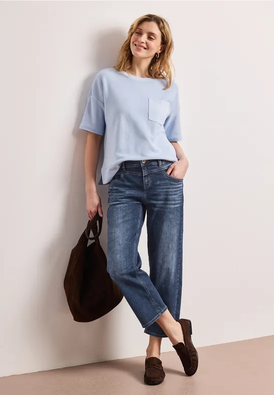 Mid Waist straight leg jeans in casual fit dark blue wash