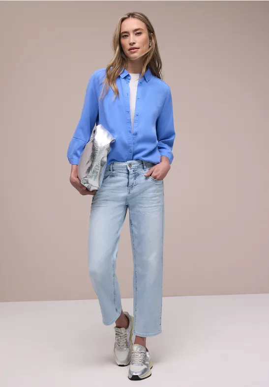 Mid Waist straight leg jeans in casual fit bleached random wash