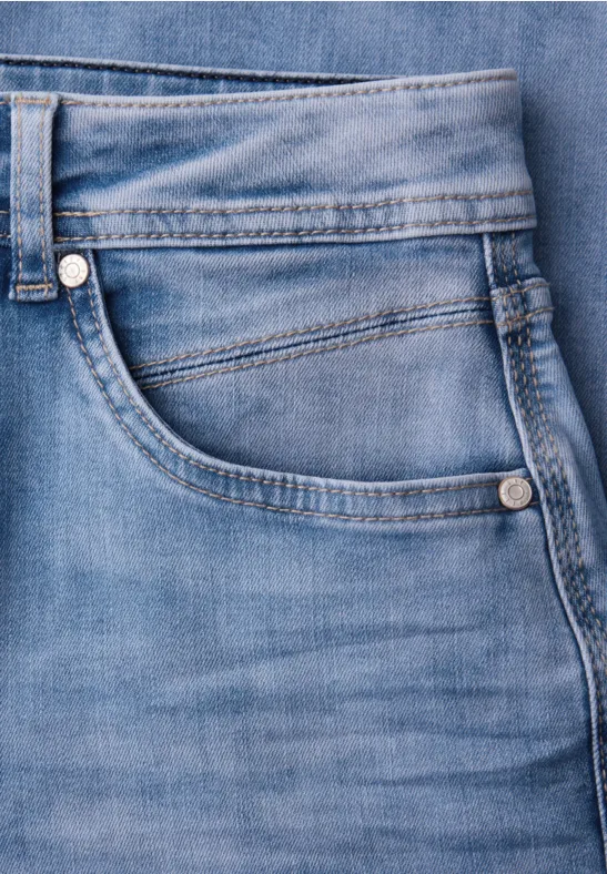 Jeansy ze zwężanymi nogawkami Light Blue Washed