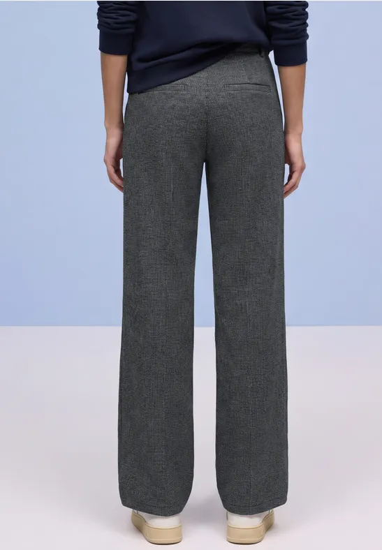 Straight Leg Hose shadowed navy