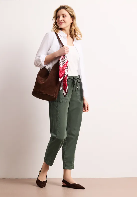 Tapered Leg Hose aus Twill-Ware cilantro green