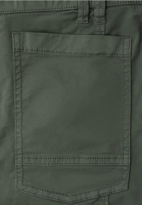 Tapered Leg Hose aus Twill-Ware cilantro green