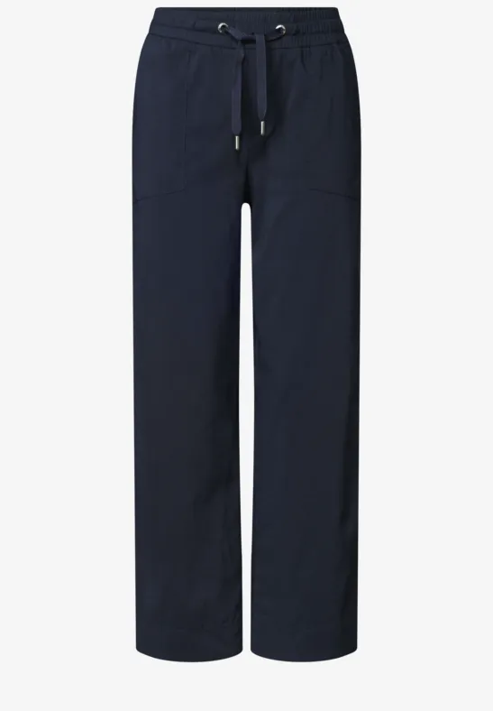 Dunkelblaue Sweatpants mit geradem Bein und Kordelzugbund.
