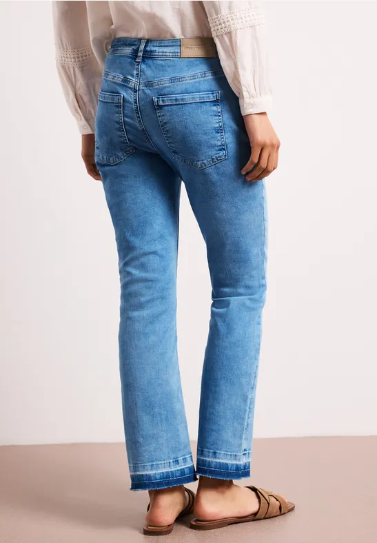 High Waist Flared Leg Jeans mit Ziersaum Light Blue Wash