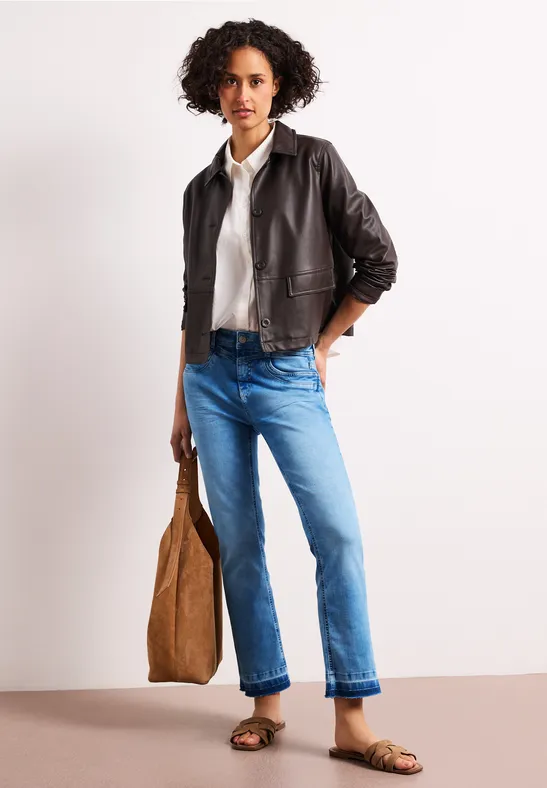 High Waist Flared Leg Jeans mit Ziersaum Light Blue Wash