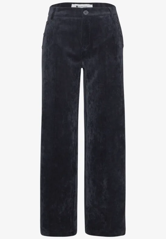 Dunkelblaue weite Cordhose mit hoher Taille und Knopfverschluss.