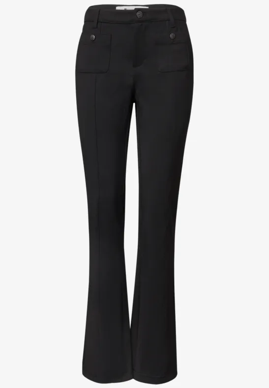 Schwarze Damenhose mit ausgestelltem Bein und hoher Taille, schlicht und elegant.