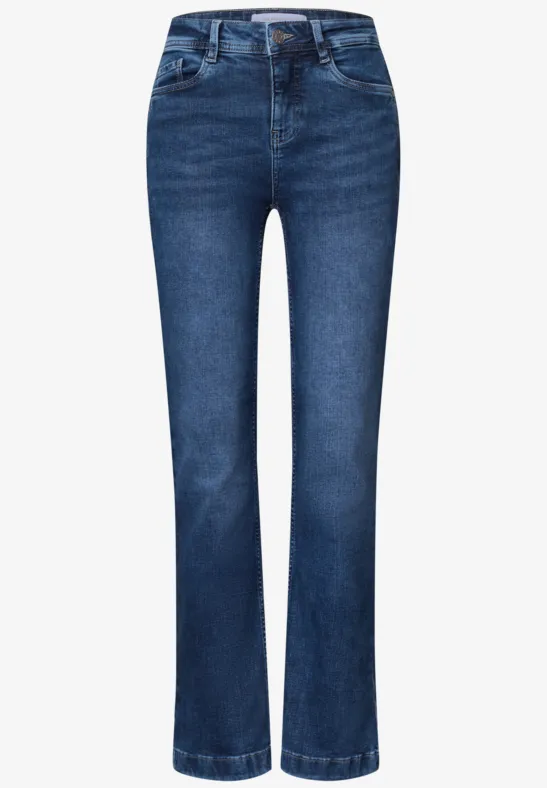 Blaue Denim-Jeans mit geradem Schnitt, mittlerer Leibhöhe und fünf Taschen.