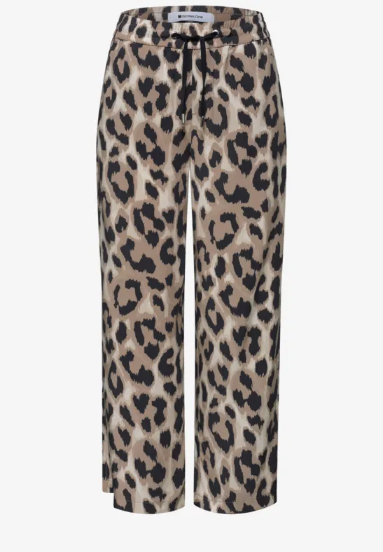 Weite Hose mit Leopardenmuster, geradem Schnitt und Kordelzug in Braun- und Schwarztönen.