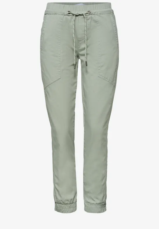 Leichte, khakigrüne Jogginghose mit Kordelzug, elastischen Bündchen und lockerer Passform.