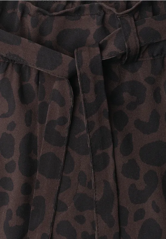 Bruine broek met zwart luipaardprint en bindceintuur