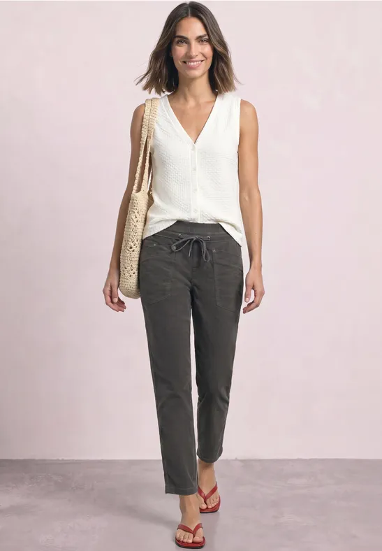 Slim Leg Cordhose im Loose Fit gravel grey