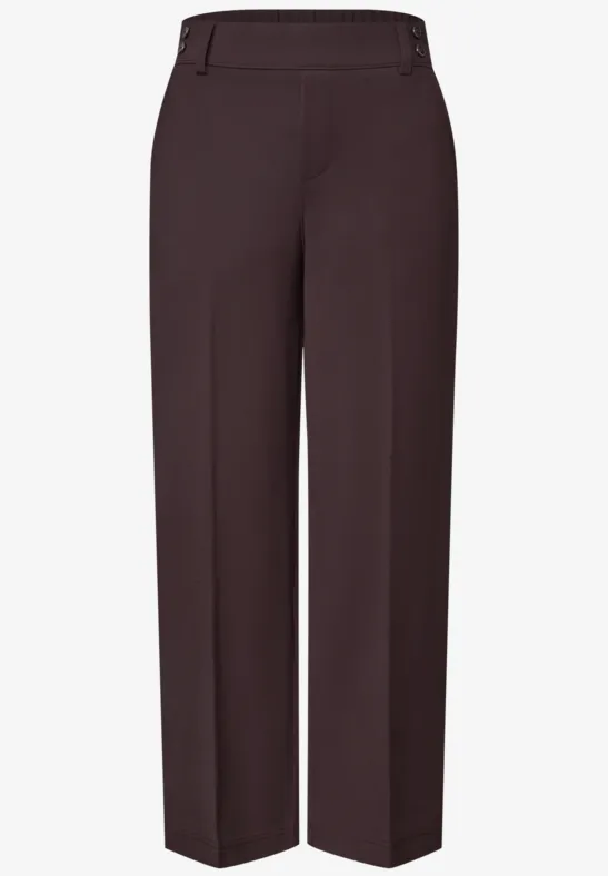 Elegante weite Damenhose in dunklem Braun mit geradem Schnitt und hohem Bund.