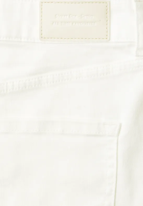 Weißes Jeansstück mit Gesäßtasche und Label