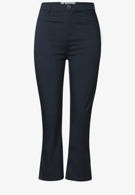 Dunkelblaue Damenhose mit ausgestelltem Bein und hohem Bund.