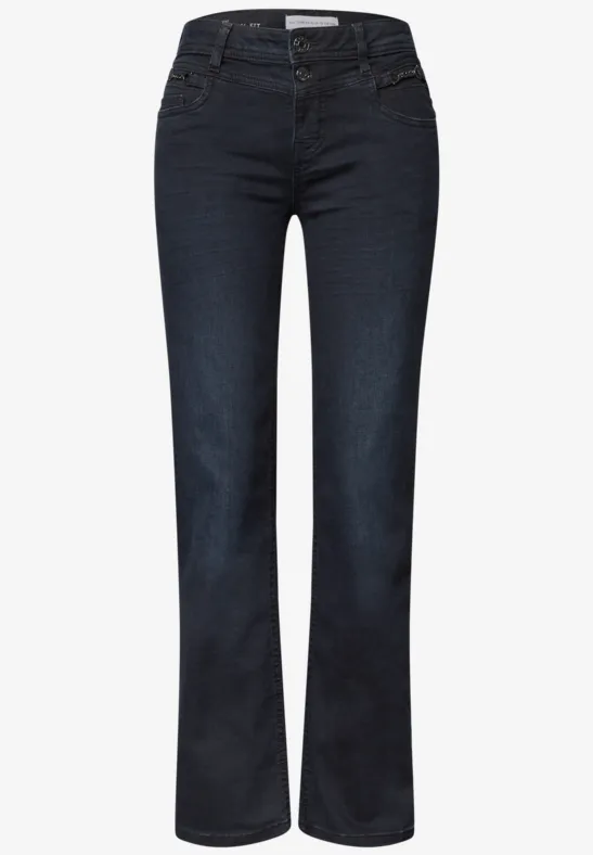 Dunkelblaue Bootcut-Jeans mit mittlerer Taille, fünf Taschen und leicht ausgestelltem Bein.