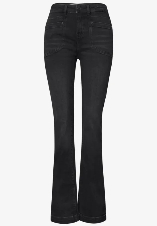 Schwarze, hoch taillierte Bootcut-Jeans mit schmaler Oberschenkelpartie und leicht ausgestelltem Beinabschluss.