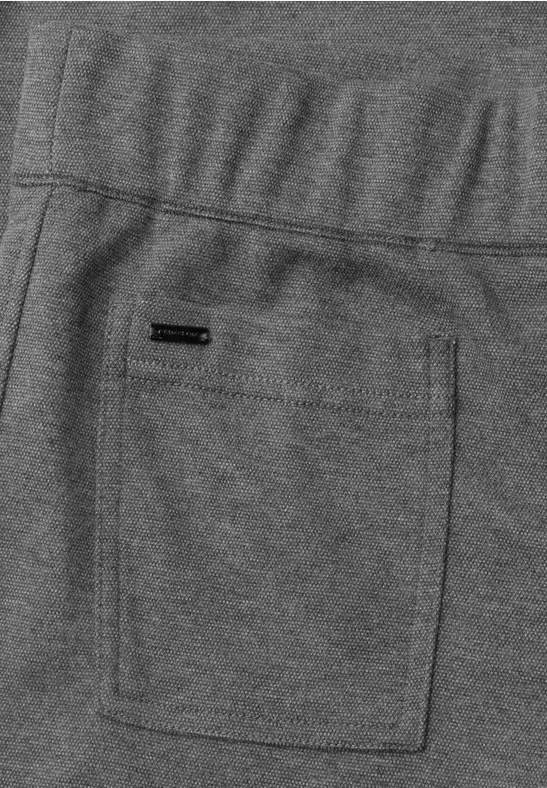 Grijze joggingbroek met achterzak en klein labellogo