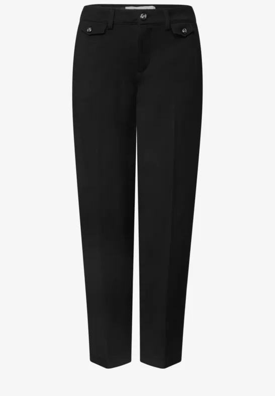 Schlichte schwarze Damenhose im geraden Schnitt mit glatter Vorderseite und Gürtelschlaufen
