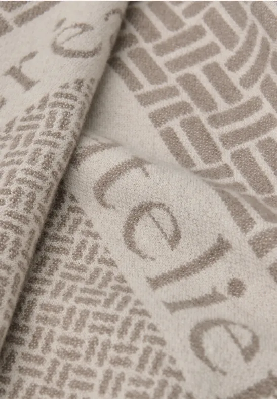 Foulard triangulaire jacquard null