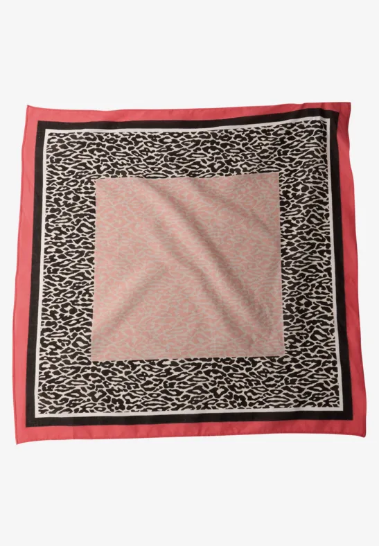 Leo-Bandana striking coral