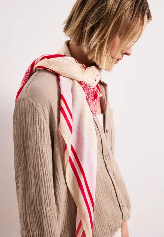 Tuch aus Modal mit Wording salsa red