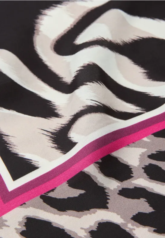 Nicki sjaal in satijnlook met dierenprint espresso brown