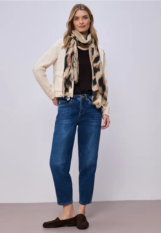 Langer Schal mit Leo-Muster timeless beige