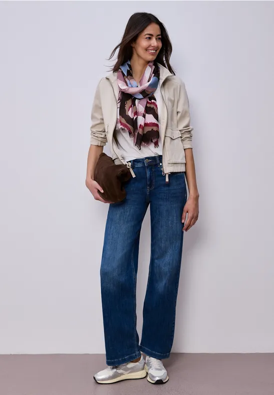 Sjaal met veelkleurig patroon en tekst multicolor