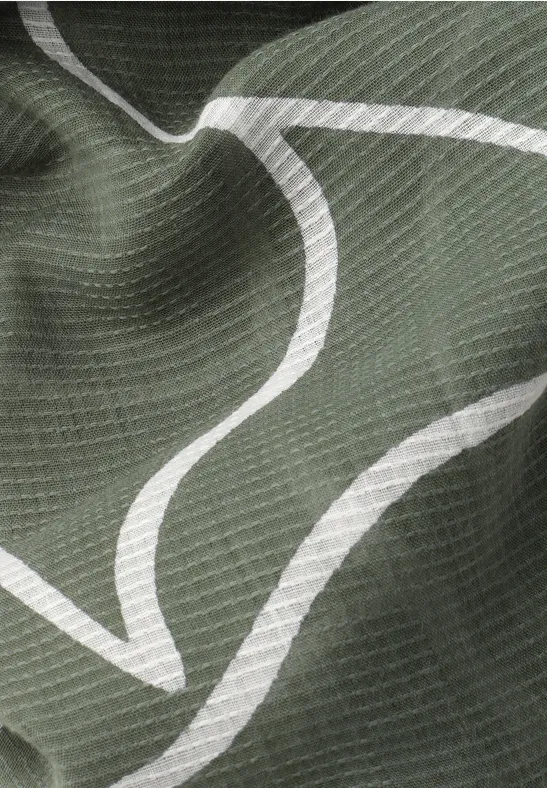 Trójkątny szalik z nadrukiem liści bound green