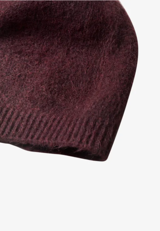 Bonnet en maille fine, couleur unie rustic rouge mel.