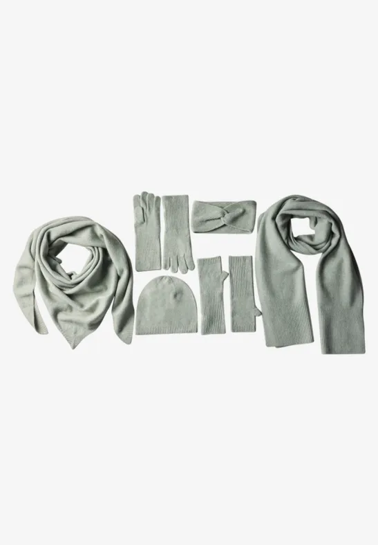 Manchettes en maille fine, couleur unie eucalyptus green mel.