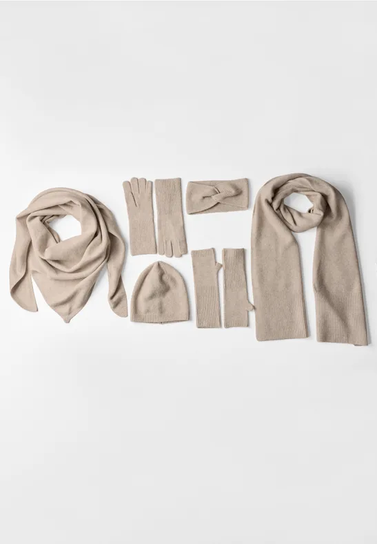 Longue écharpe en maille fine, couleur unie Soft Sand Mel.