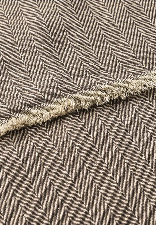 Geplooide sjaal met visgraatpatroon bark brown