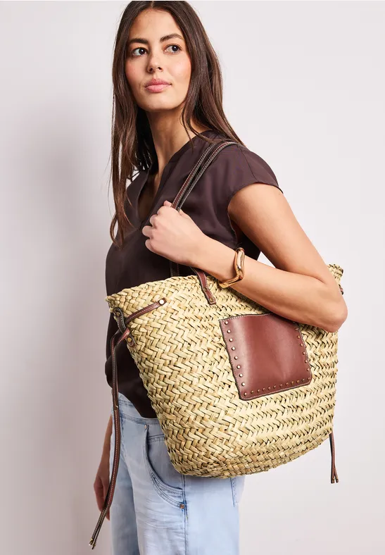 Tasche in geflochtener Korb-Optik soft sand