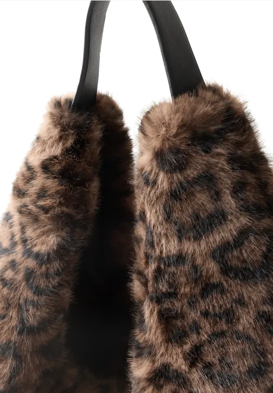 Tasche aus Fake Fur mit Leomuster Black