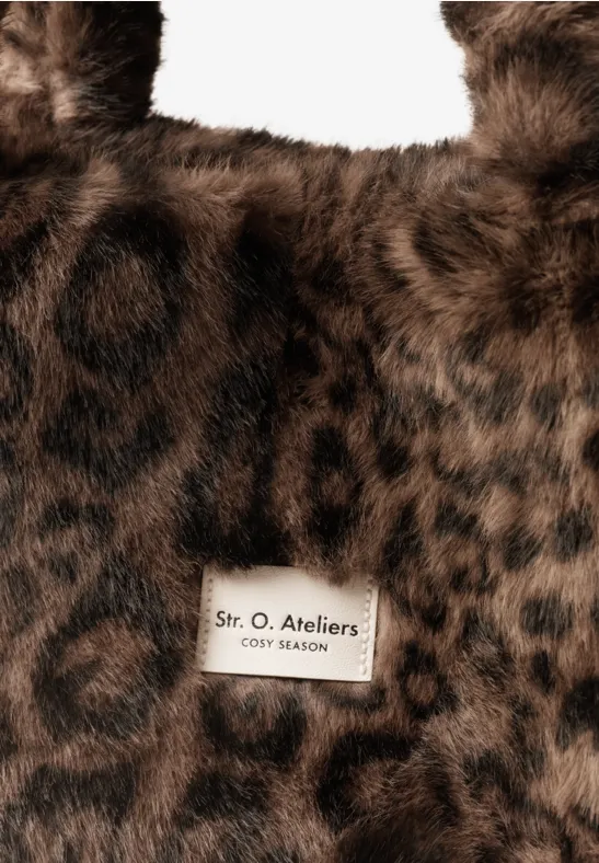 Shopper aus Fake Fur mit Leomuster auburn brown