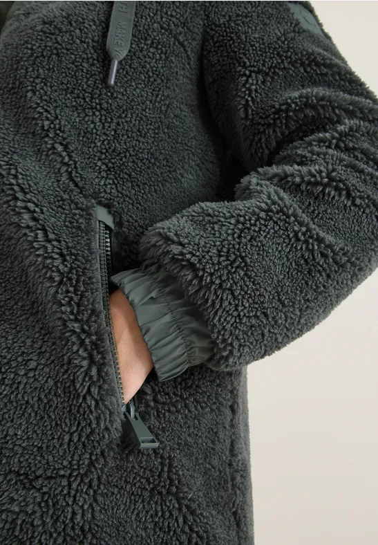 Kuscheliger Teddy-Mantel pastel olive