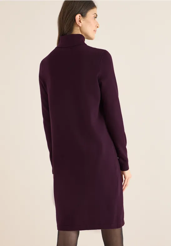 Kuscheliges Rollkragen Kleid eggplant red