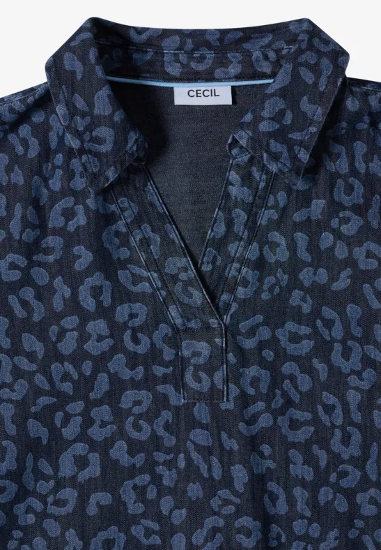 Chemise bleu foncé à imprimé léopard bleu clair, col avec étiquette CECIL.
