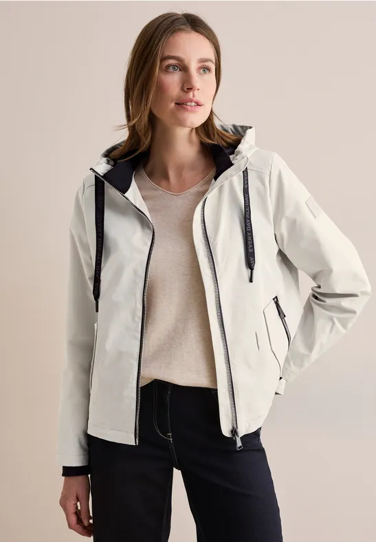 Veste courte beige meringues