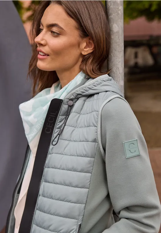 Jacke mit Strukturmix und Kapuze kelp green