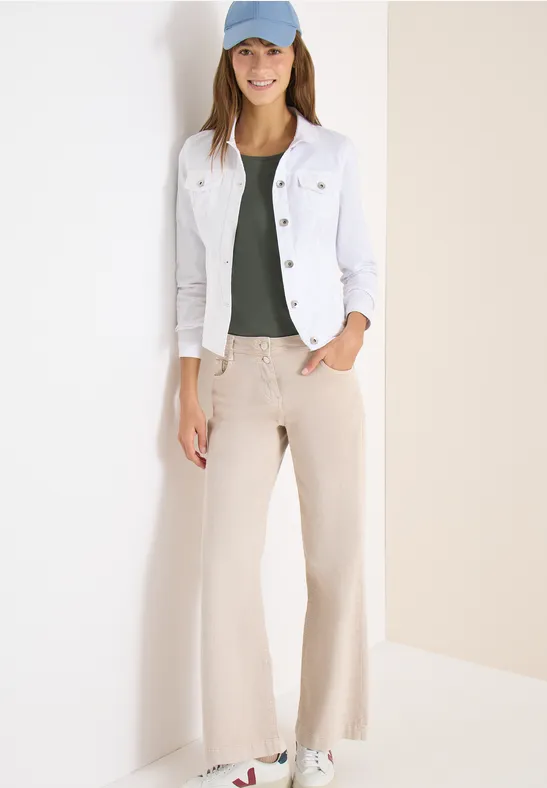 Jeansjacke mit Brusttaschen und Knöpfen White