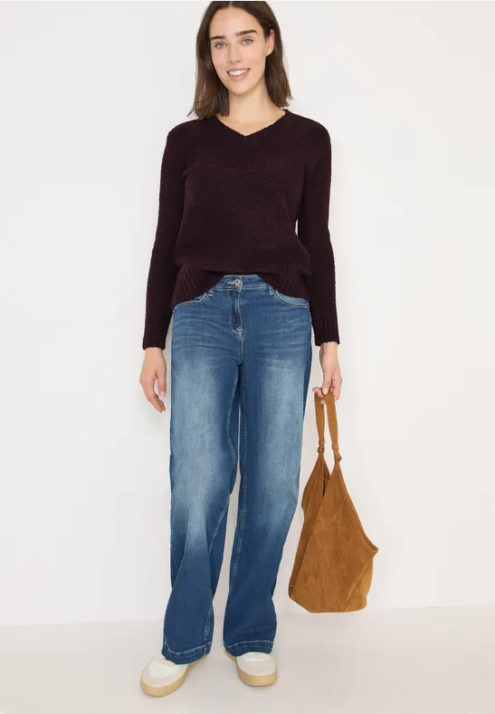 Bouclé V-Neck Pullover eggplant red
