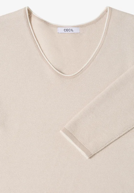 Schlichtes beiges Langarmshirt mit V-Ausschnitt und feiner Rippstruktur