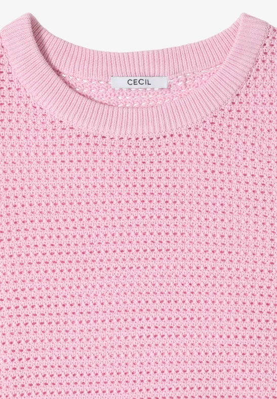 Rosa Strickpullover mit Rundhalsausschnitt und strukturierter Maschenoptik.
