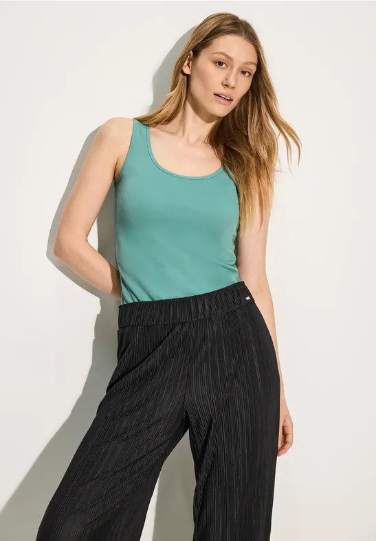 Top in Unifarbe adriatic green