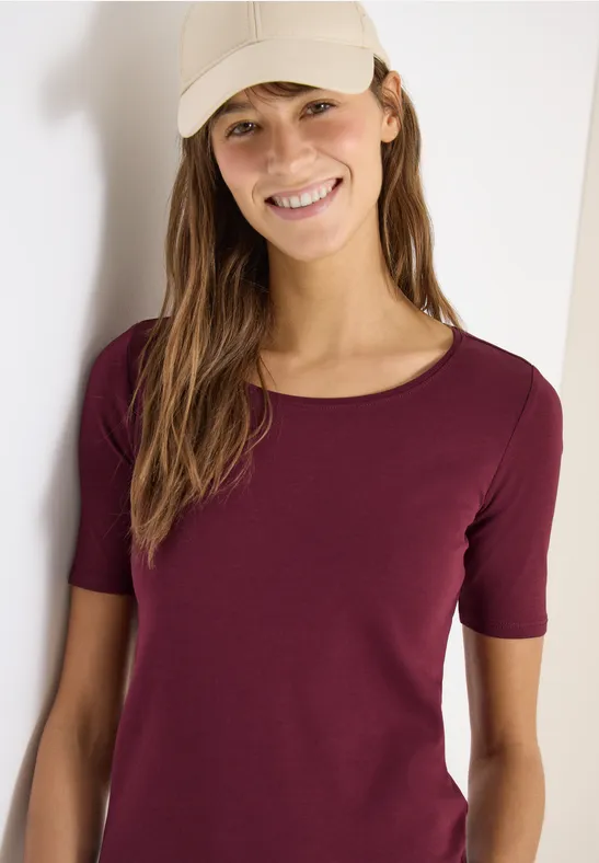 Basic T-Shirt mit Rundhals in Unifarbe sweet grape red