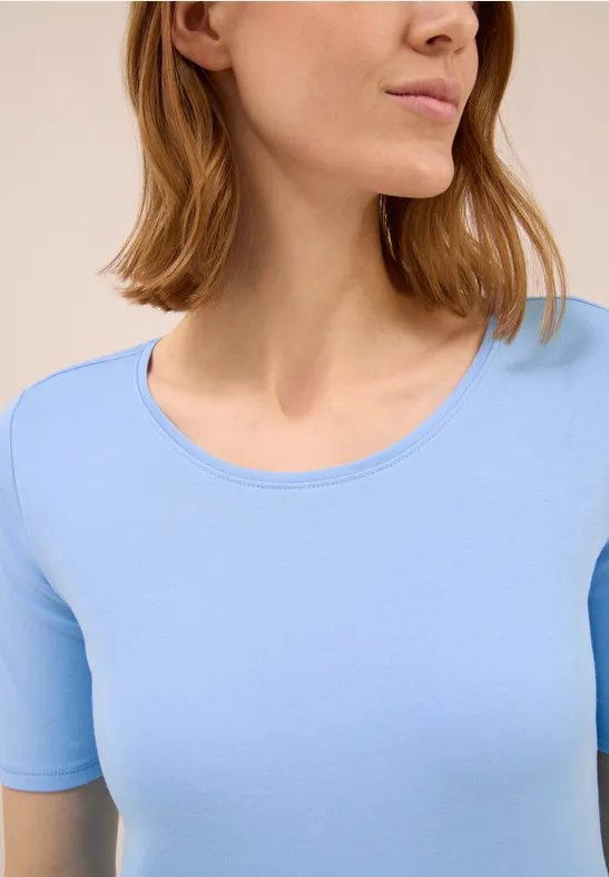 T-shirt en couleur unie sporty light blue